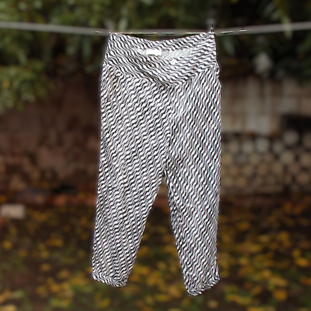 Anthropologie Black and White Patterned Harem/Jogger Pants 14